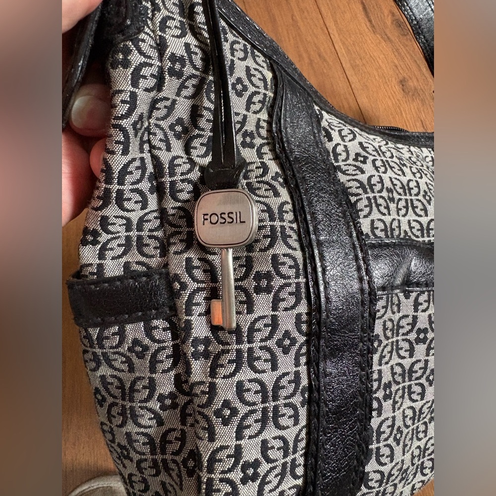 Fossil Monogram Shoulder Bag - Picture 2 of 4